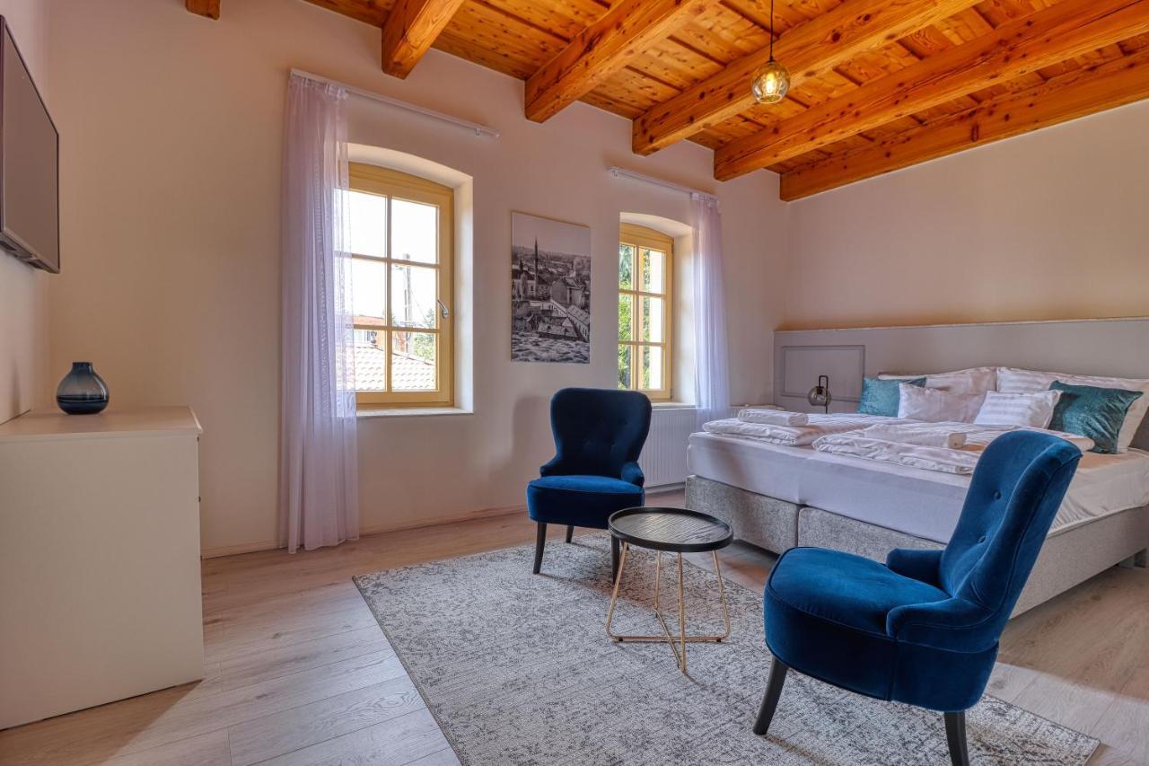 Manna Villa Eger Buitenkant foto